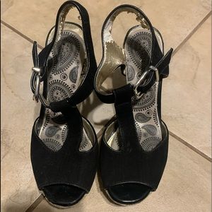 Antonio Melani wedges